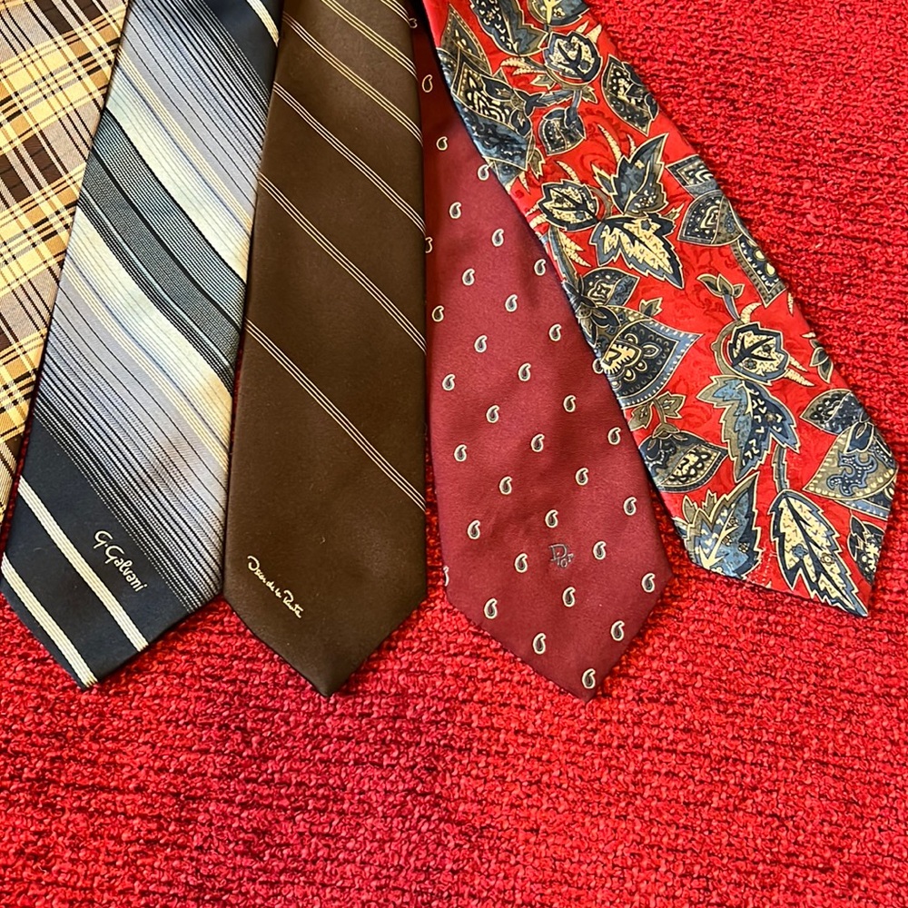 Bundle of ties